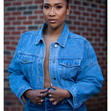 Load image into Gallery viewer, CROP RAW EDGE DENIM JACKET
